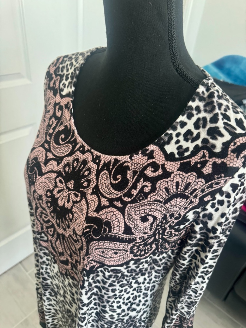 Soma Pink and Black Lace-Pattern Lounge Top